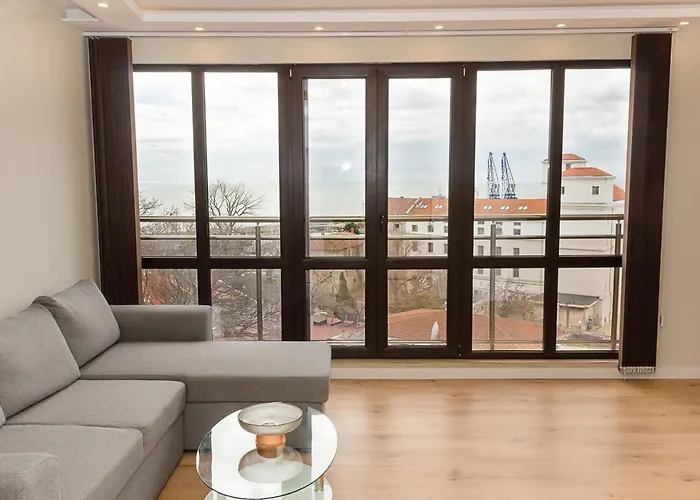 Seaview Haven - Elegant 2bd Flat In By Flat Mаnager Balcsik