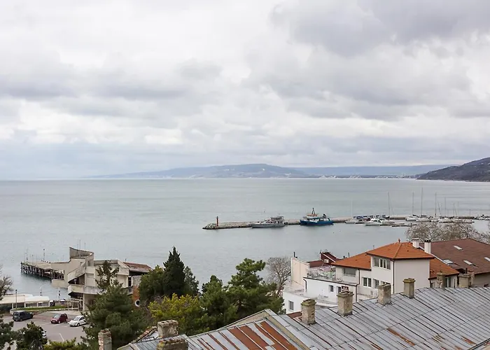 Apartman Seaview Haven - Elegant 2bd Flat In By Flat Mаnager