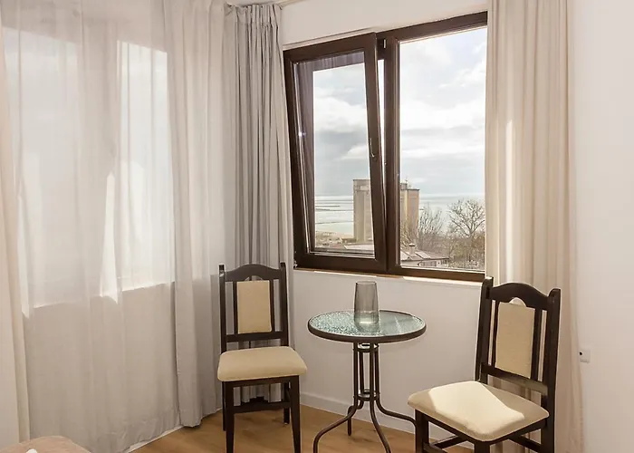 Seaview Haven - Elegant 2bd Flat In By Flat Mаnager Apartman