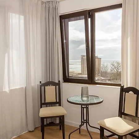 Seaview Haven - Elegant 2bd Flat In By Flat Mаnager Apartmán