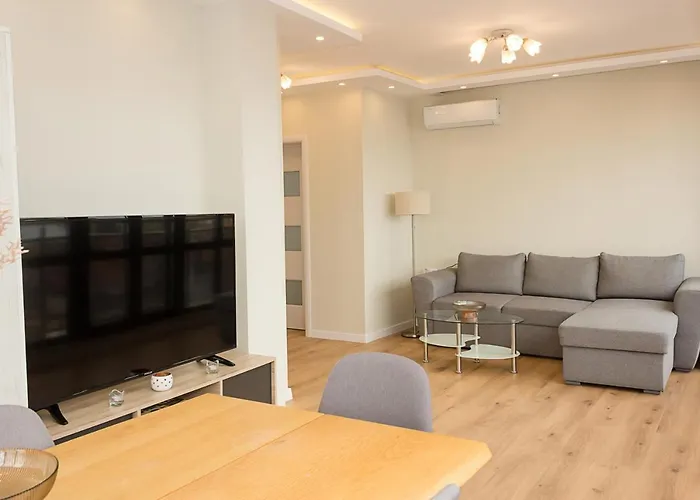 Seaview Haven - Elegant 2bd Flat In By Flat Mаnager Lejlighed *