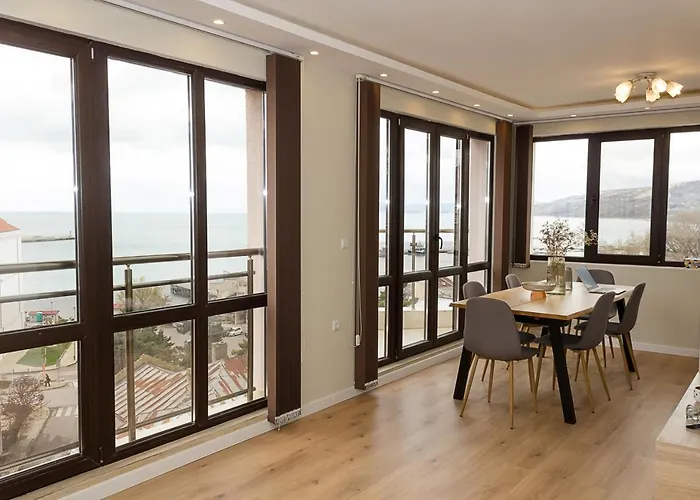 Seaview Haven - Elegant 2bd Flat In By Flat Mаnager Lejlighed *